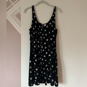 H&M Ying Yang Button Front Dress